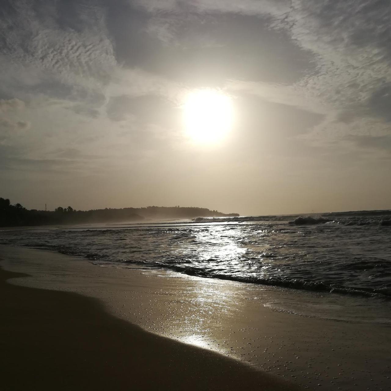 Relax Beach House Tangalle Dış mekan fotoğraf